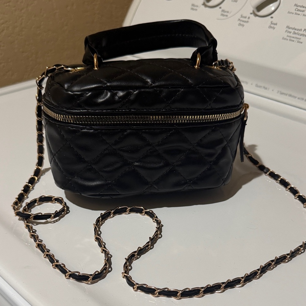 Quilted Black Chain Crossbody Bag
